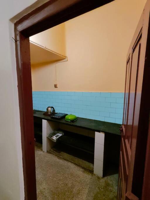 Laketown Vintage Villa 2 - 2BHK holiday home - Housity