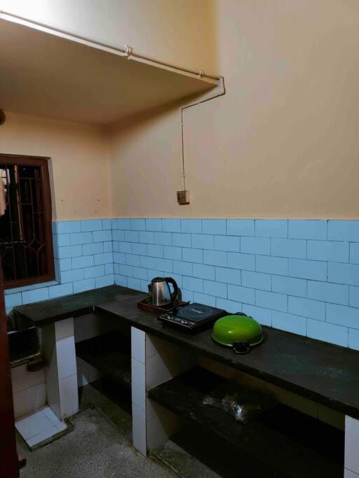 Laketown Vintage Villa 2 - 2BHK holiday home - Housity