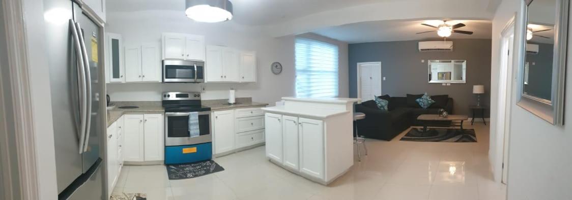 Harloe's - Housity
