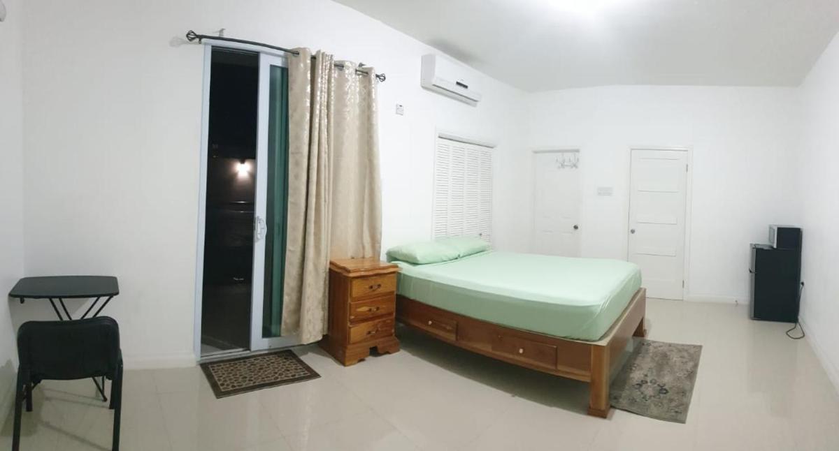 Harloe's - Housity
