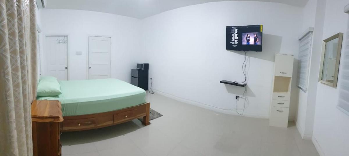 Harloe's - Housity