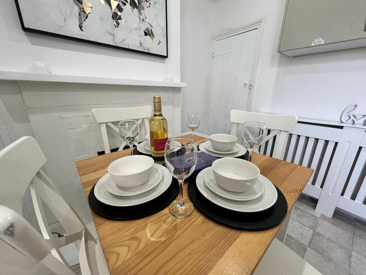 Victorian Town house in Canterbury City Centre - Housity