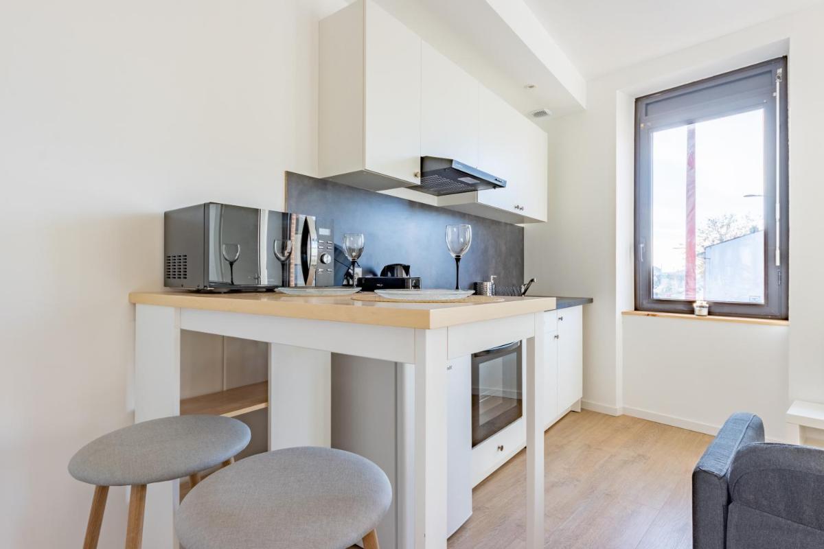 Le studio Sicre proche commdités parking facile - Housity