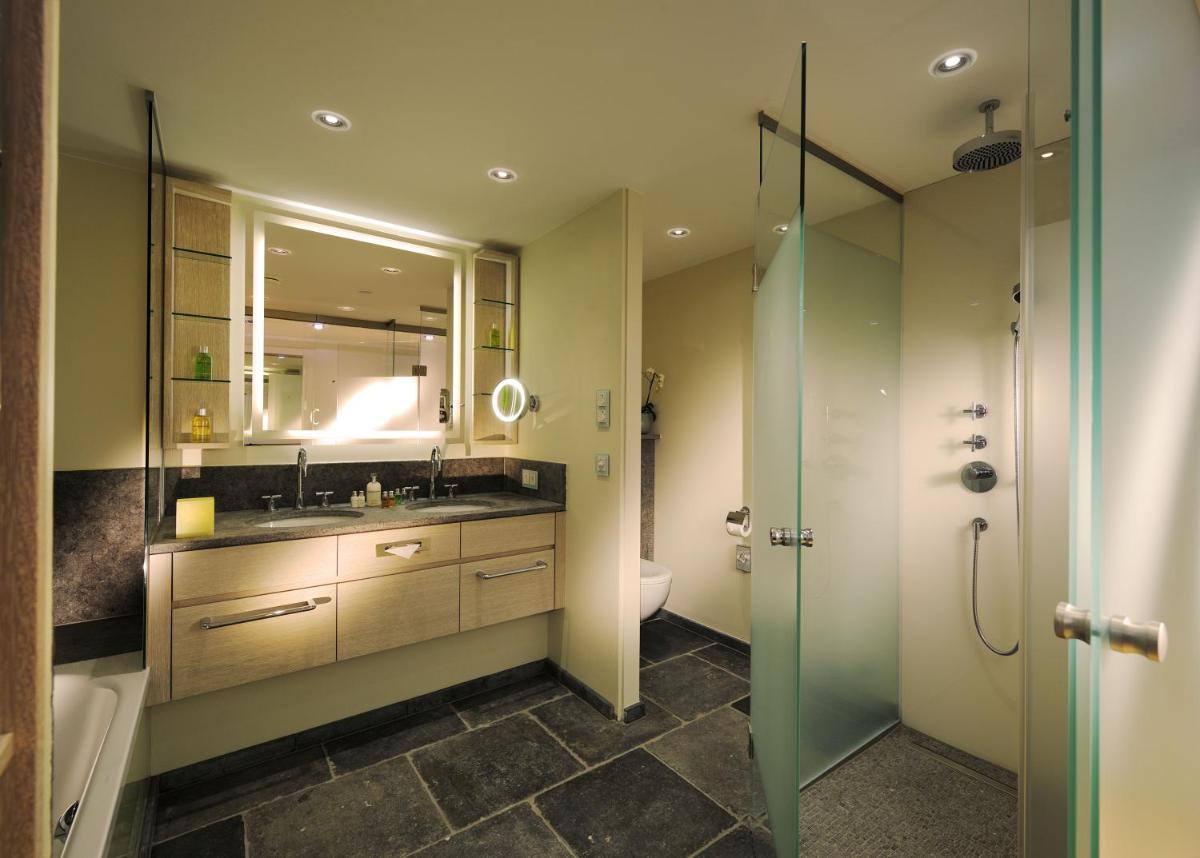 Ein Badezimmer in der Unterkunft Hotel Fährhaus