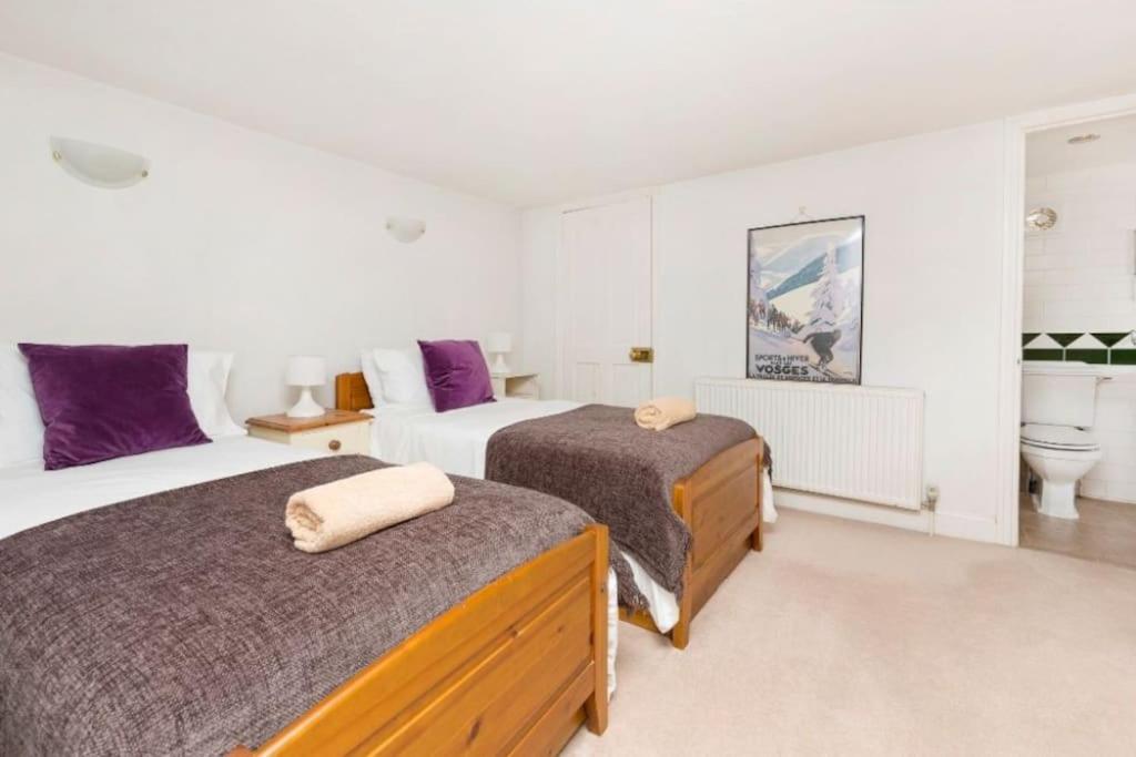 Hoop & Griffin - Housity