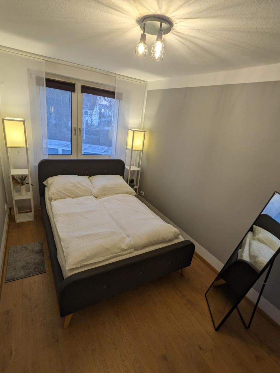 Bis zu 6 Personen, Bahnhofs- & Zentrumsnah, Südheide, Netflix und PS4 - Hizvo