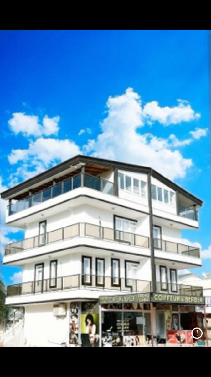 HOLIDAY HOMES fy - Housity
