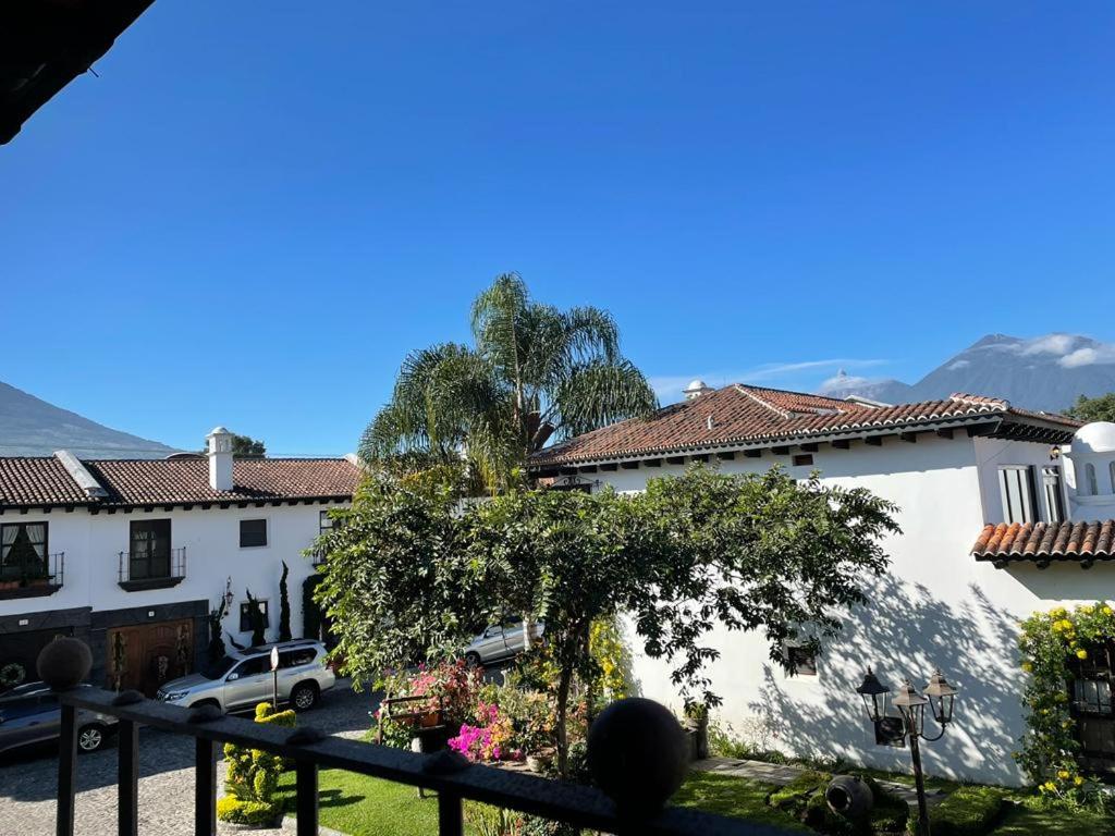Antigua Casa Linda - Housity