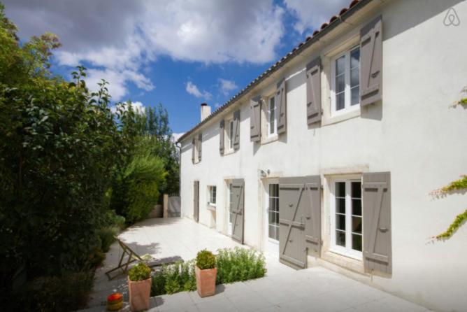 La Tonnelle Fleurie Chambres d'hôtes - Housity