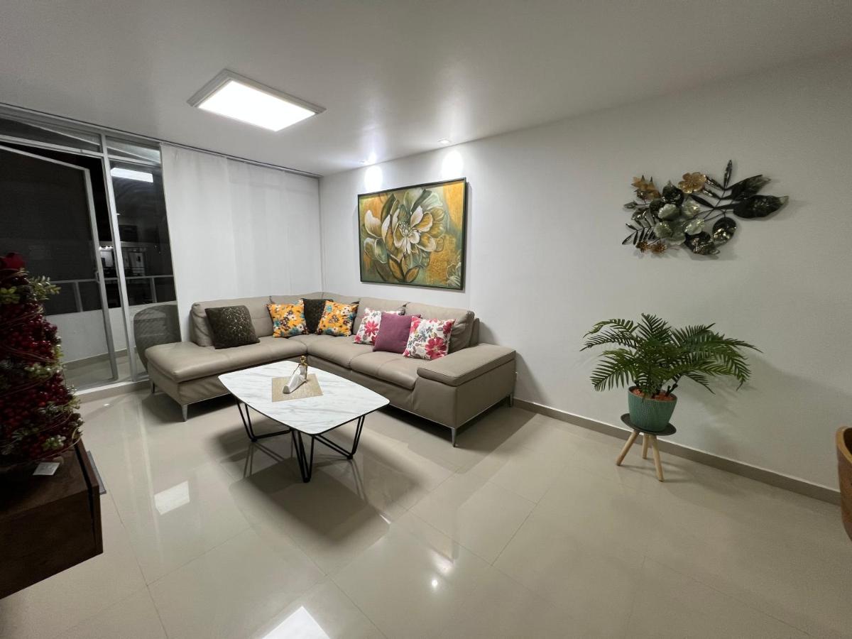 Acogedor departamento junto al mar - Tonsupa - Housity