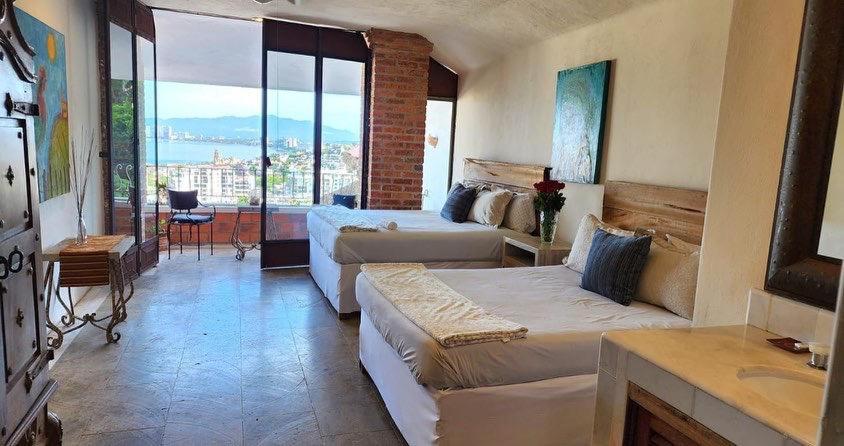 lookoutbar Gay Villa PV - Housity