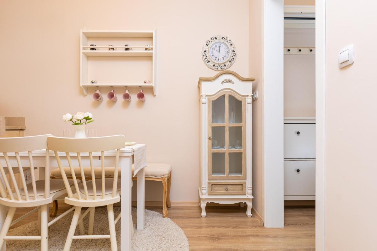 Bright & Cozy 1BD Flat with a Terrace and Parking - Housity