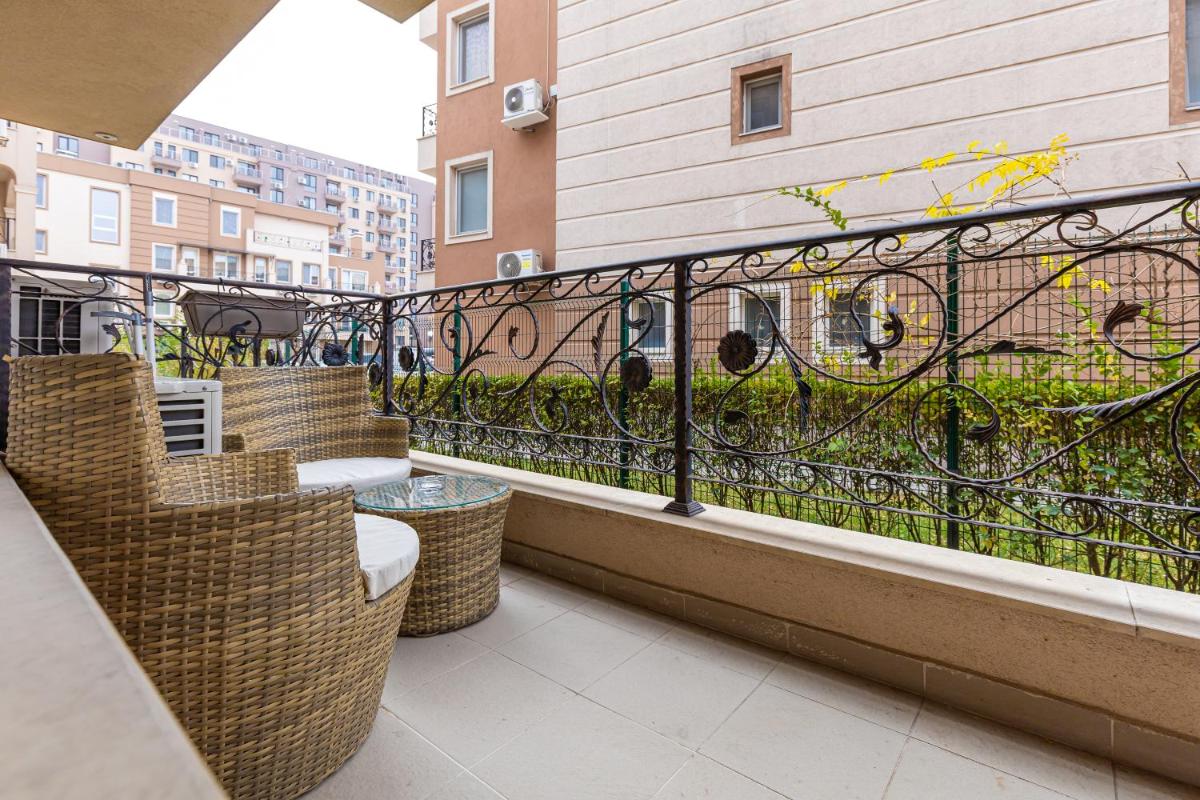 Bright & Cozy 1BD Flat with a Terrace and Parking - Housity