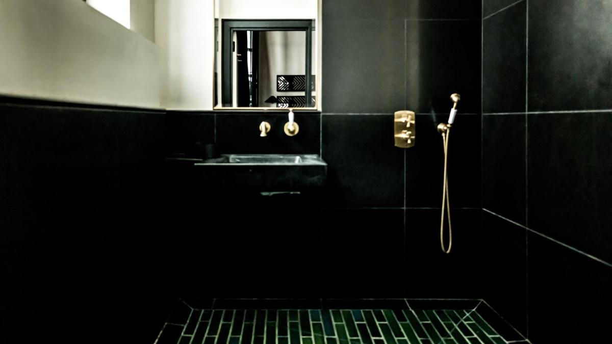 Salle de bains dans l'établissement Monsieur George Hotel & Spa - Champs-Elysées