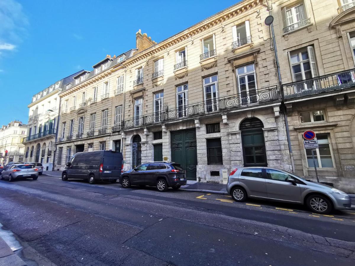 la nuit de léandre - Housity