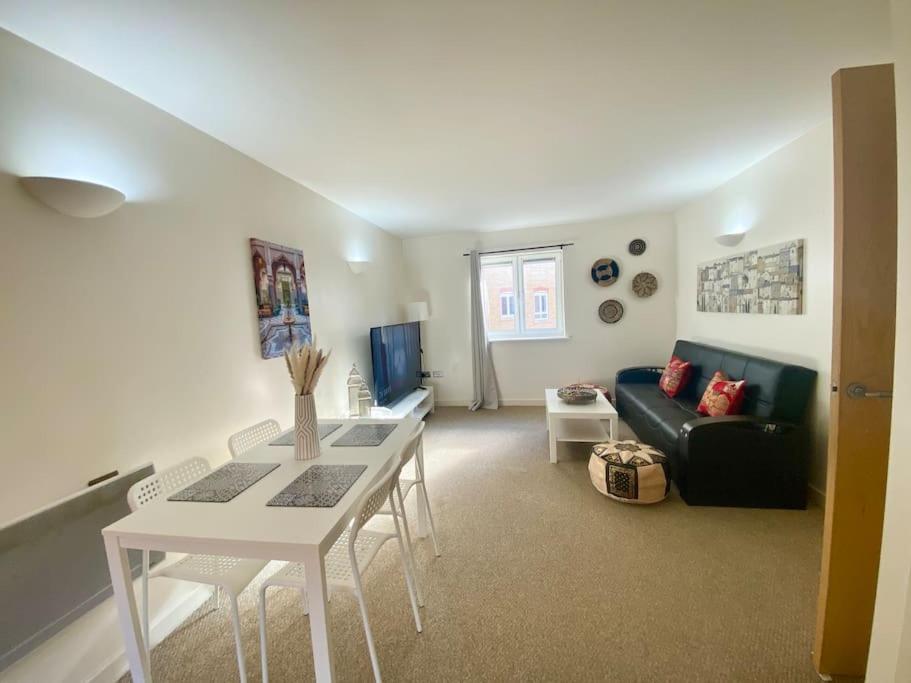 Moroccan Inspired Northampton Apartment - Housity