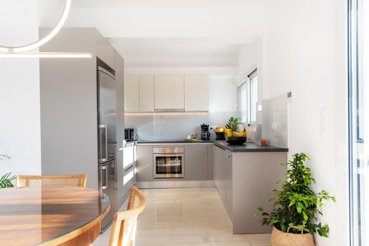 Delightful Penthouse - Housity