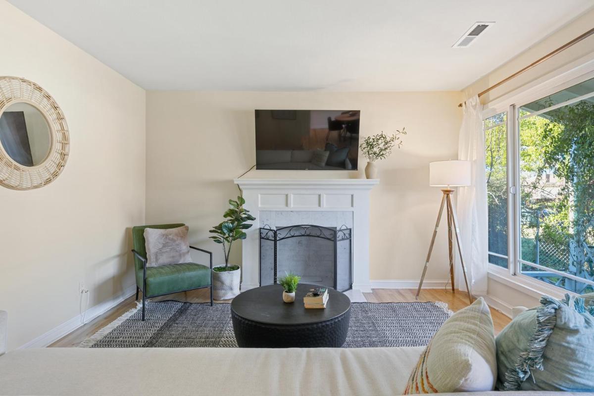 @ Marbella Lane - Modern and Sleek Home in Redwood - Housity
