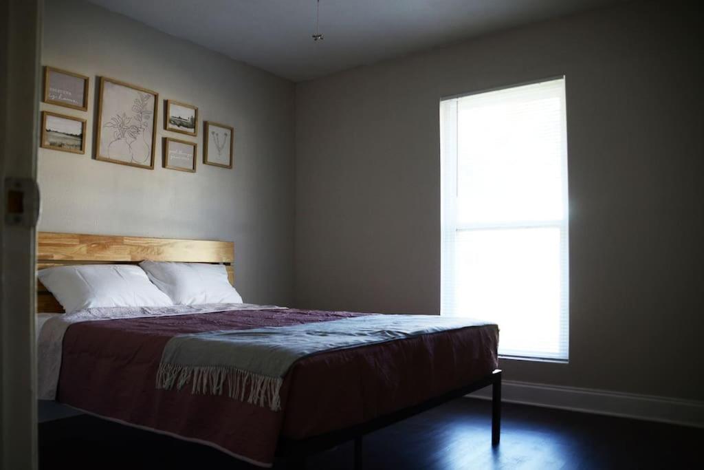 Comfortable 3 bed, 2 bath, pet friendly home close to Baton Rouge - Housity