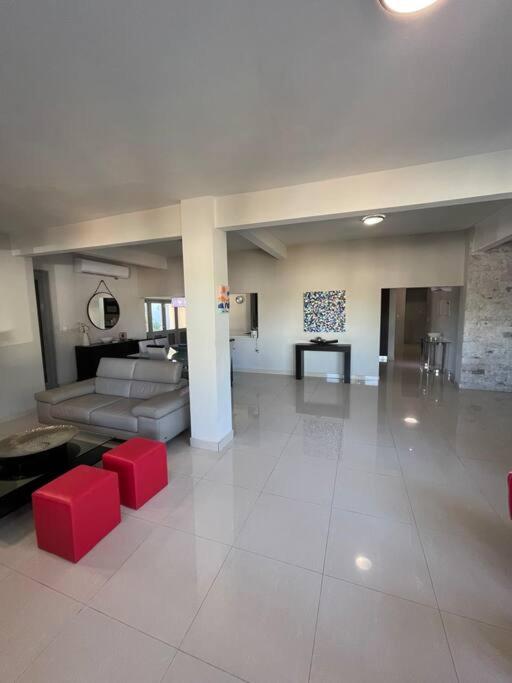 Peaceful, Private and Spacious Beach House w/ Pool - Housity