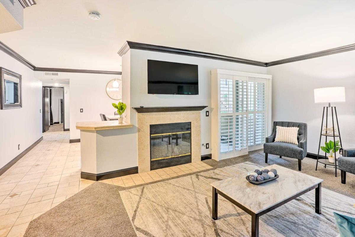 Yorba Linda Condo - Community Pool, Fireplace - Housity