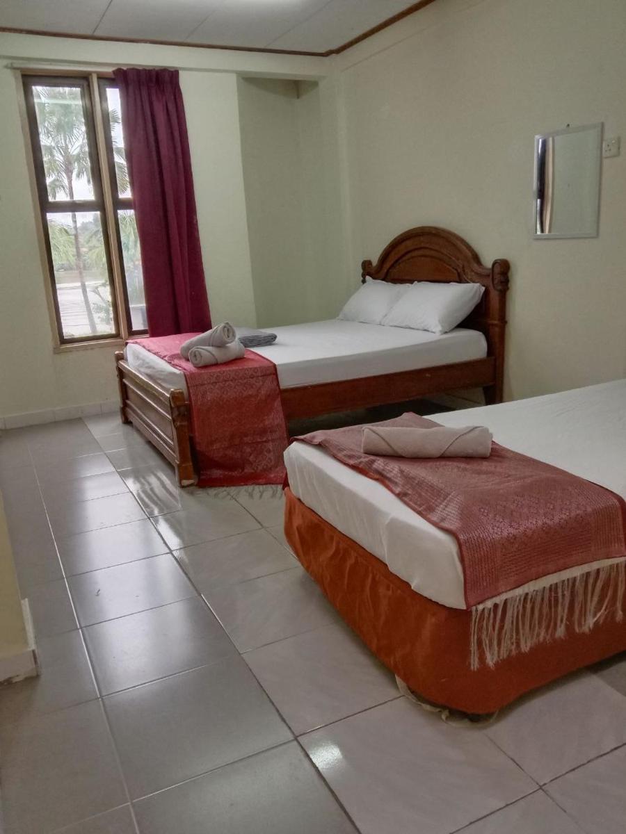 Nipah River View Bajet Hotel - Housity