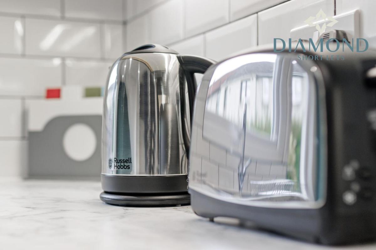 Grangemouth, 3 Bed House, Free Parking, Business or Leisure - Housity