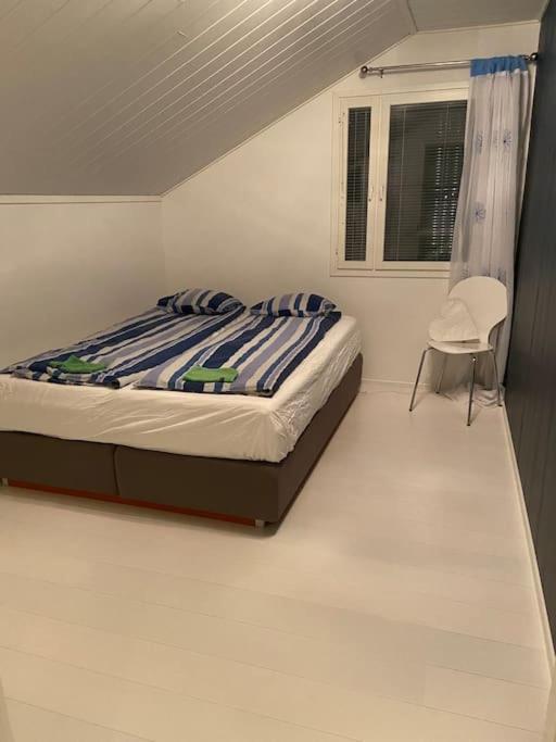 Hienoa talo porealtaalla lähellä Helsinkiä ja lentokenttää - Housity