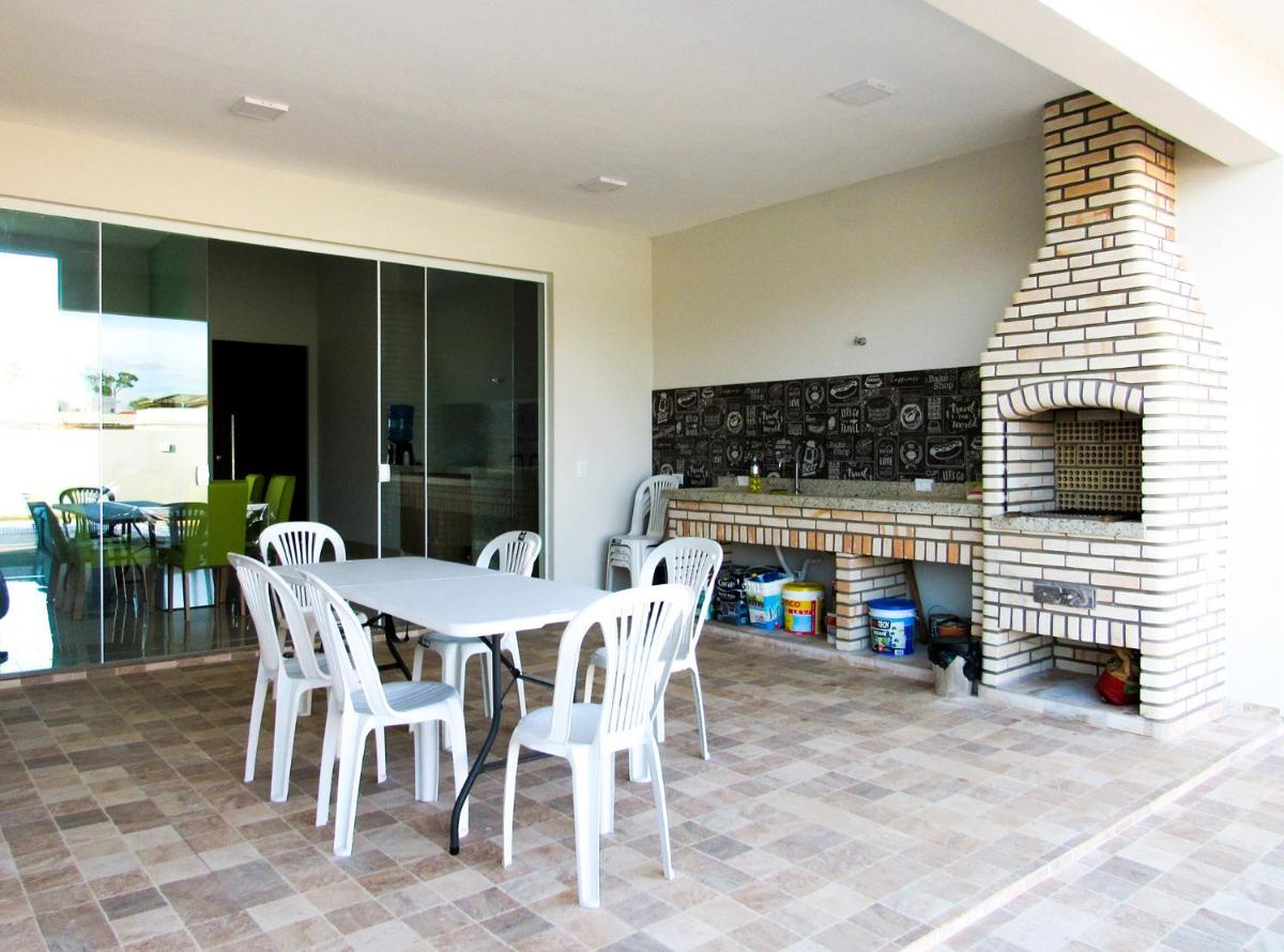 Casa de campo com piscina e lazer em Porangaba SP - Housity