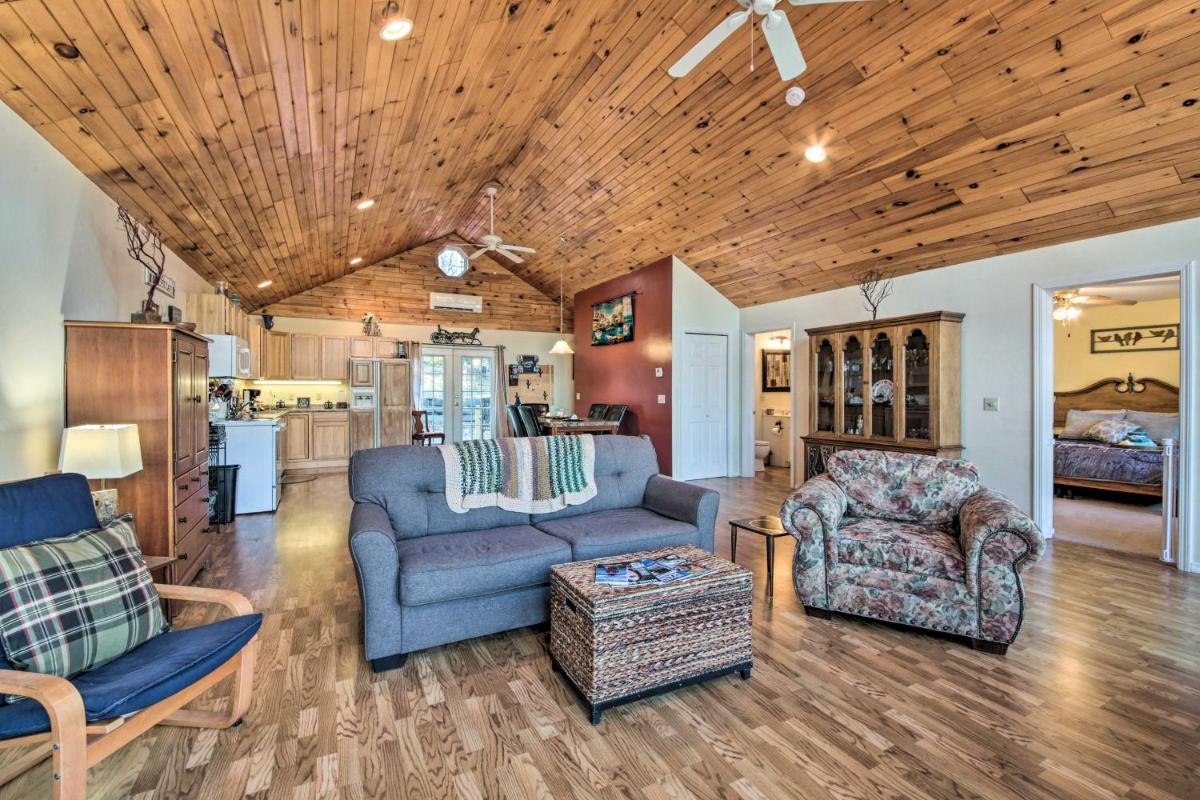 Stunning Monson Getaway on the Water! - Housity