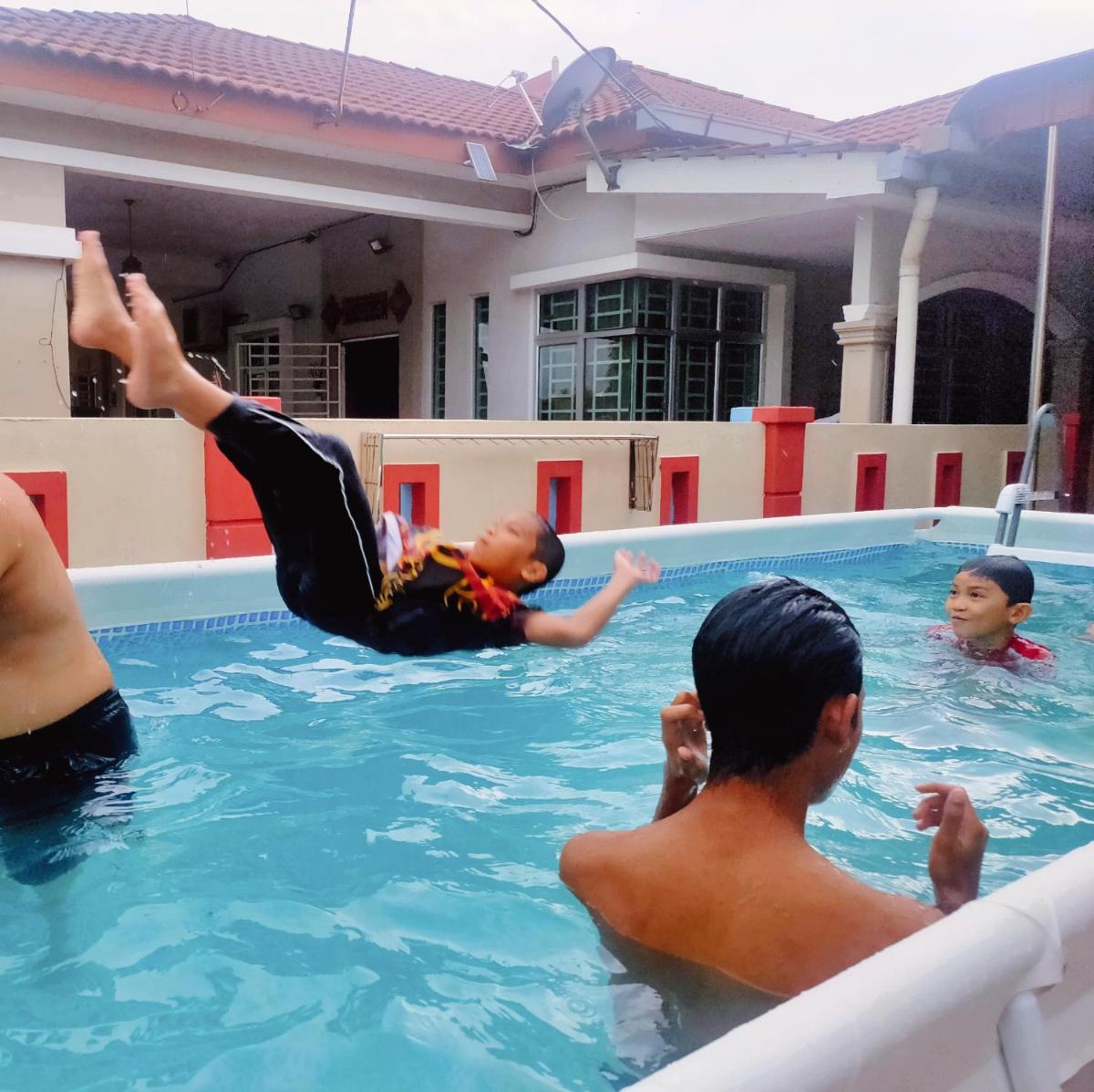 Homestay Anjung Lelasari Private Pool - Housity