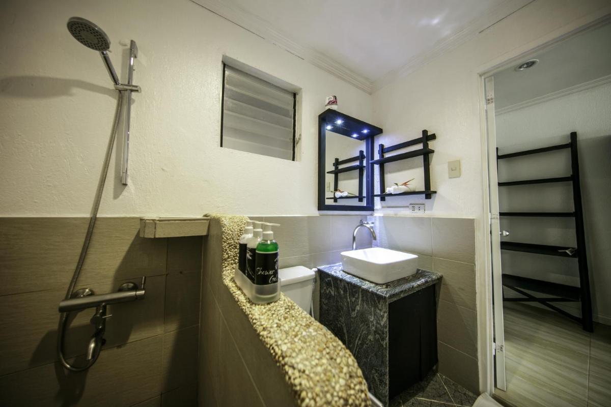 Ocean Vida Beach and Dive Resort - Housity