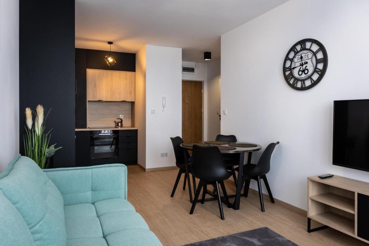 Apartament przy PILECKIEGO 33 - Housity