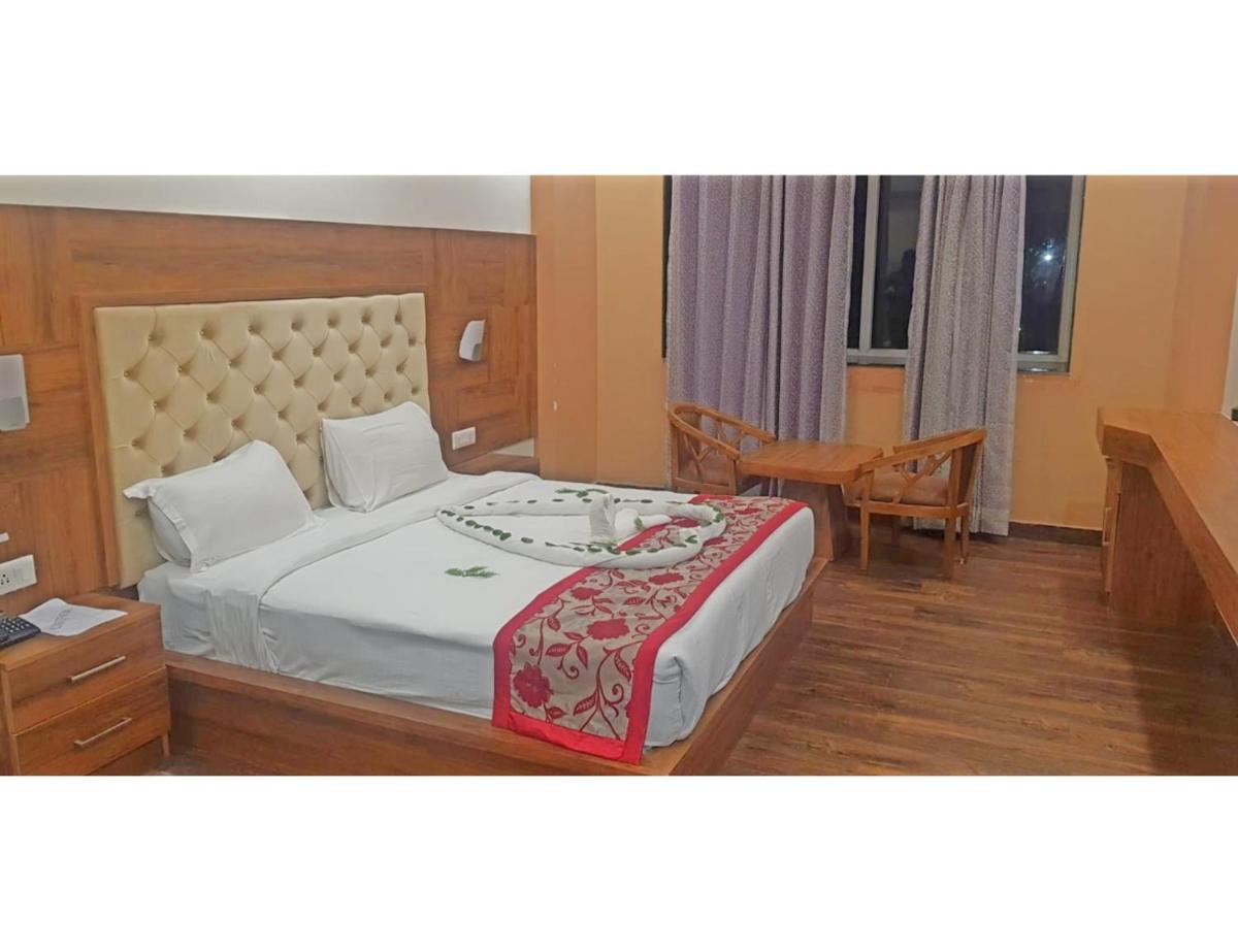 Hotel Paras Inn, Lucknow - Housity