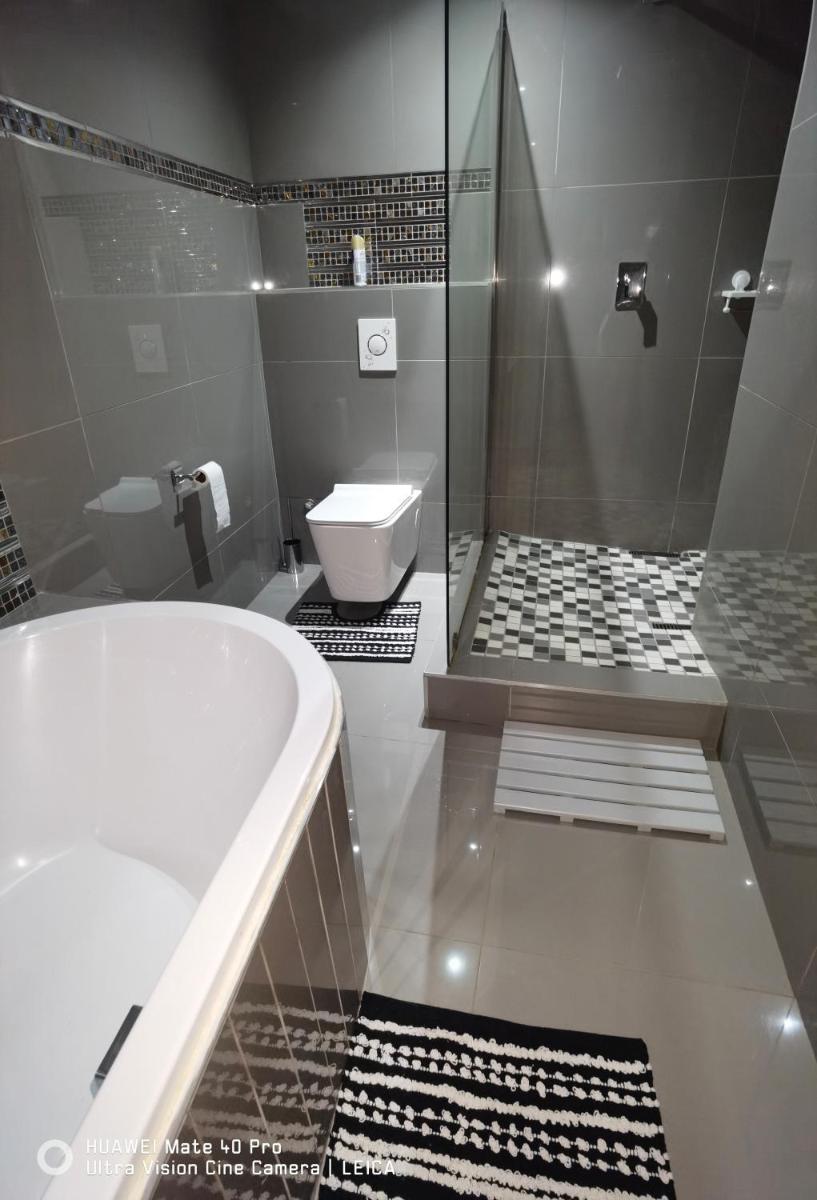 Shazz Bed & Breakfast - Housity