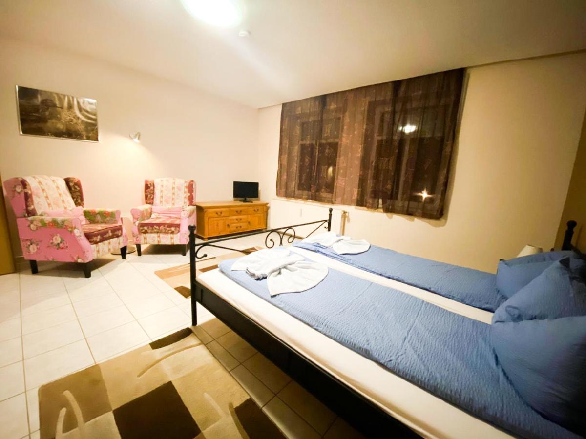 Hotel Zur Linde - Housity