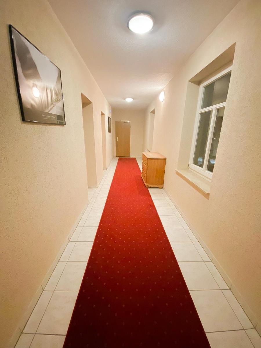 Hotel Zur Linde - Housity