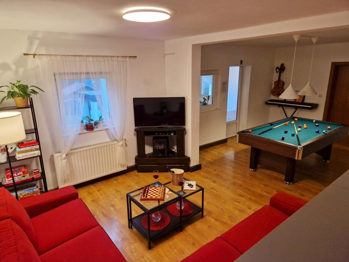 Mala vila Neva - Housity