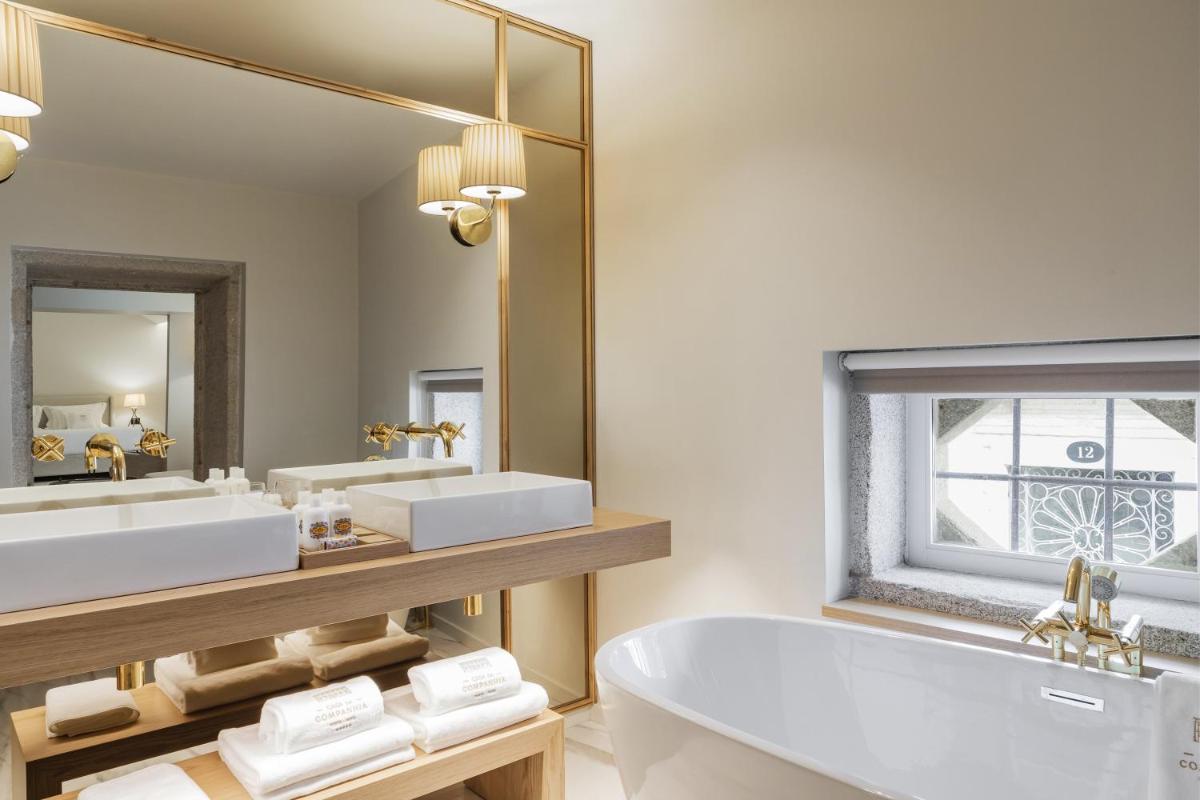 Uma casa de banho em Casa da Companhia Hotel & Spa, Vignette Collection by IHG