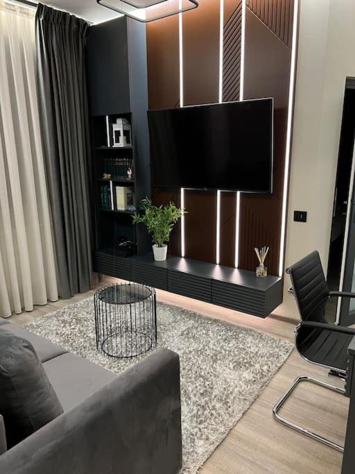 ATH Modern Homes - Luxury Apartment in the City Center - Housity