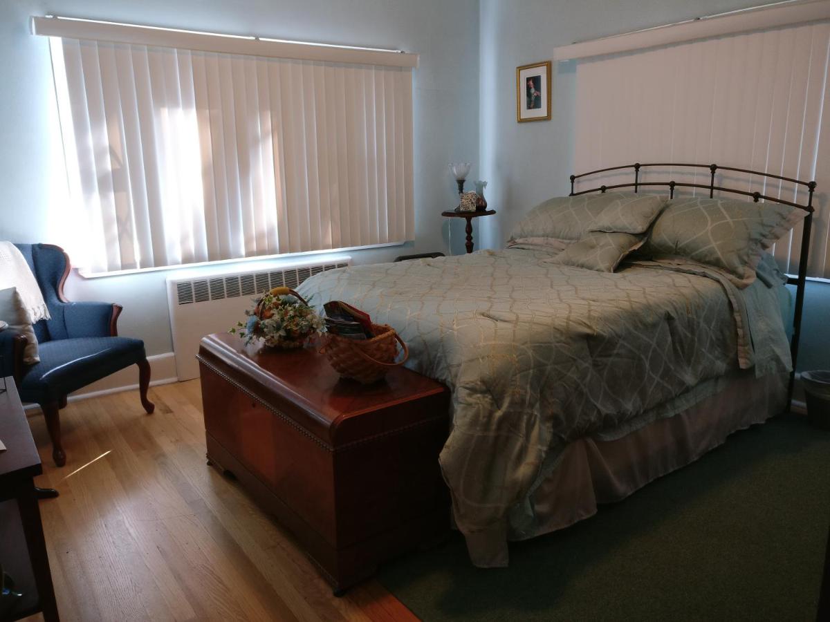 Maurrocks - A Pocono Mountains B&B - Housity