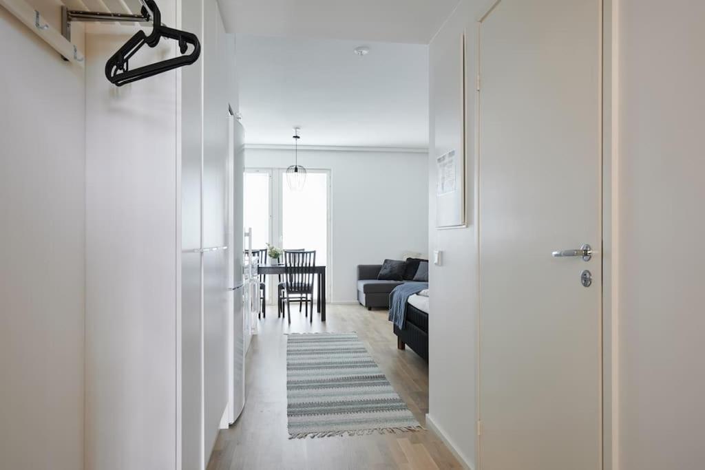 New apartment w/WiFi & car park - Housity