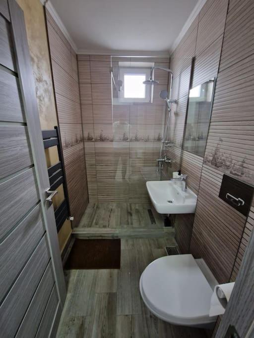 Delux Flat Straja-Lupeni - Housity