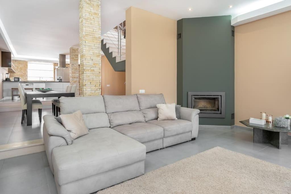 Villa Delgado Alves - Housity