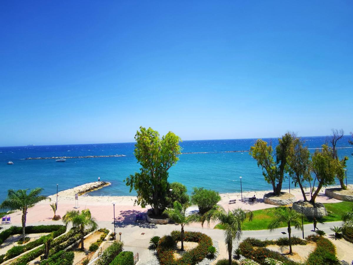 Galatex Beachfront 1st line sea view suites - best location peaceful green place - Housity