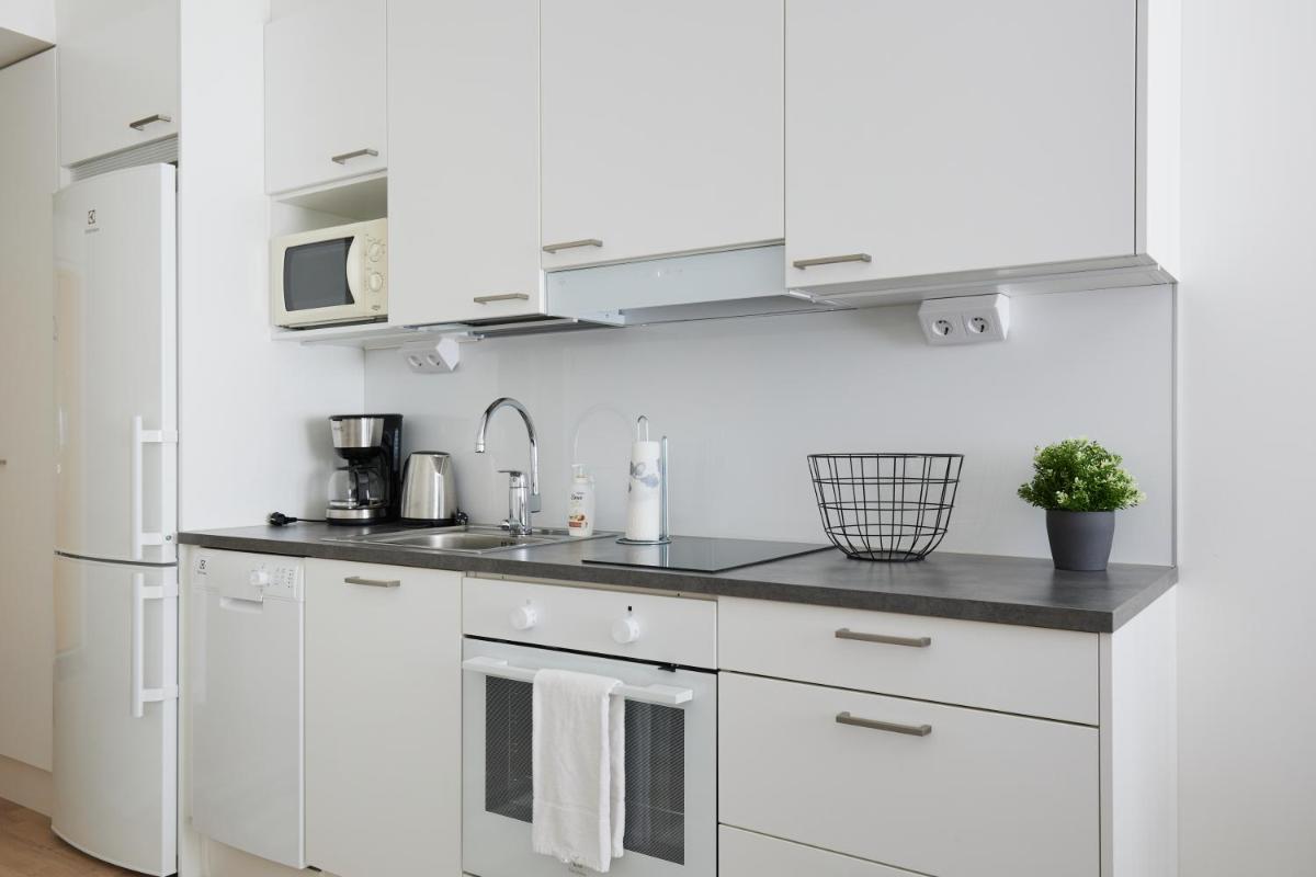 New apartment w/WiFi & car park - Housity
