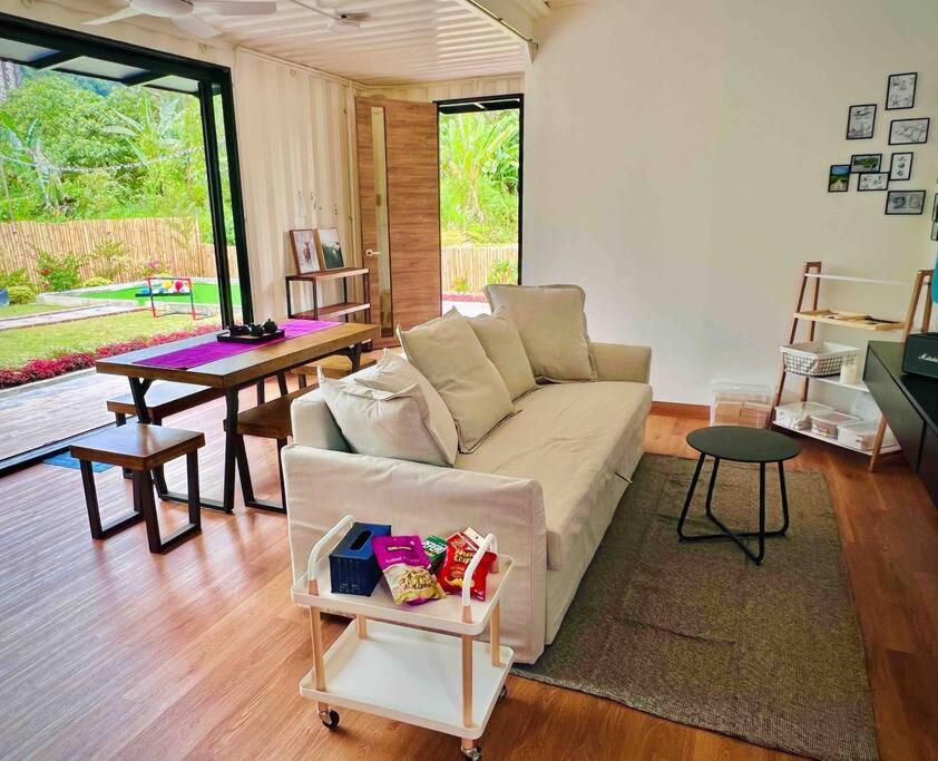The Black Box Villa - Genting Highland Foot Area - Housity