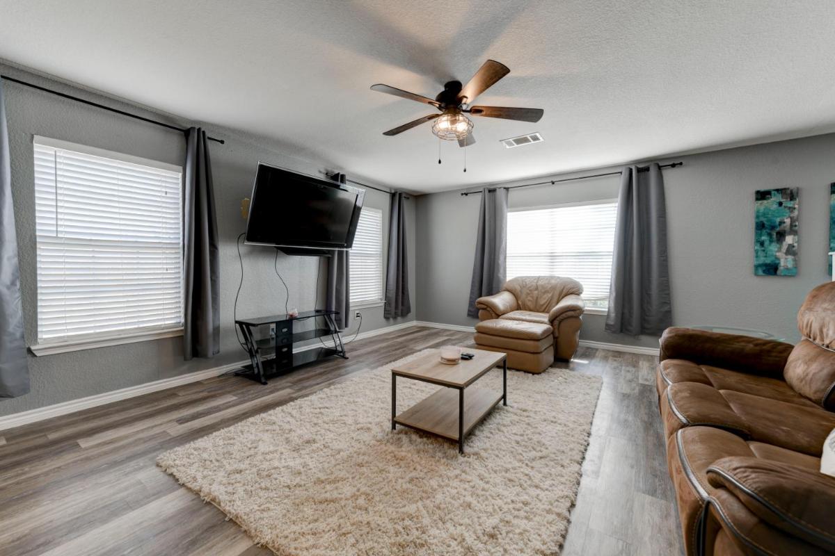 Georgetown Gem - Housity