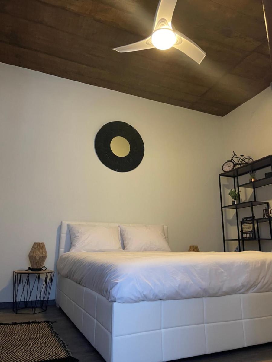 Baia Seixal Oceanfront - Housity