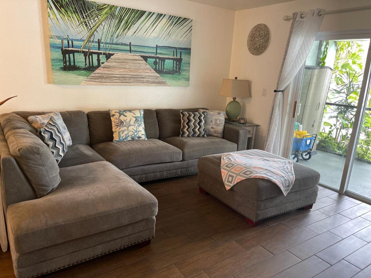 Beautiful Bright & Sparkling 2Bed 1Bath Beach Retreat - Unit 212 - Housity